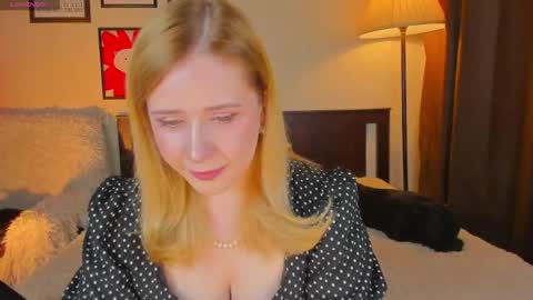 Snapshot of lavender_tender chatting on 05-17-26, 09:00 Lav online show from 05-17-26, 09:00