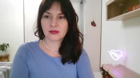Snapshot of lavender_victoria chatting on 12-17-24, 05:15 Diana online show from 12-17-24, 05:15