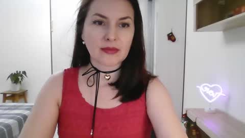 Snapshot of lavender_victoria chatting on 12-20-24, 05:18 Diana online show from 12-20-24, 05:18