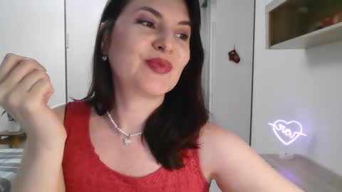 Snapshot of lavender_victoria chatting on 12-27-24, 06:42 Diana online show from 12-27-24, 06:42