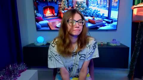 Snapshot of laveniadevoss chatting on 11-27-25, 06:15 Gloria online show from 11-27-25, 06:15