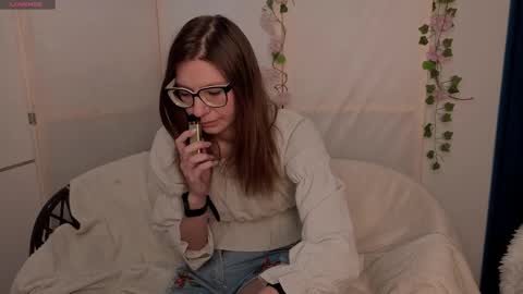 Snapshot of laveniadevoss chatting on 12-14-25, 06:08 Gloria online show from 12-14-25, 06:08