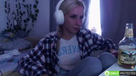 Mia online show from 07-17-26, 10:55