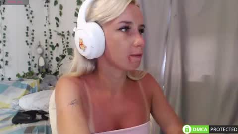 Mia online show from 07-23-26, 09:29