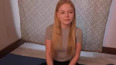 Snapshot of lavondabrayman chatting on 05-15-26, 01:18 Hi Im Leila online show from 05-15-26, 01:18
