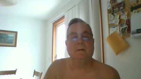 lawnboy62 online show from 02-11-25, 10:50