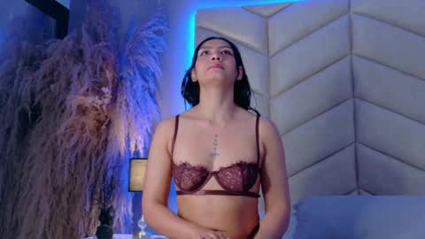 laya online show from 09-25-25, 04:05