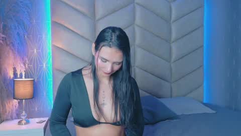 laya online show from 10-10-25, 04:11