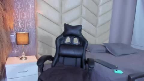 laya online show from 11-12-25, 01:06