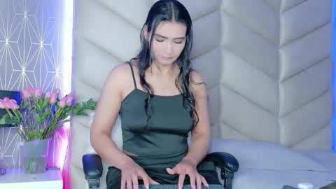 Snapshot of layadoll chatting on 02-15-26, 11:23 laya online show from 02-15-26, 11:23