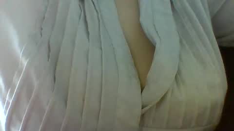 Snapshot of layannalea chatting on 03-10-26, 10:04 layannalea online show from 03-10-26, 10:04