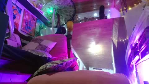 Laye19 online show from 12-11-24, 03:24