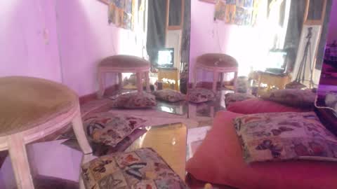 Laye19 online show from 02-04-25, 05:01