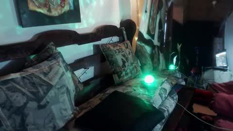 Laye19 online show from 10-11-25, 10:08