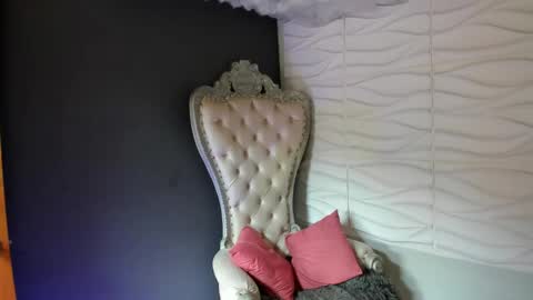 Layla online show from 04-10-26, 06:56