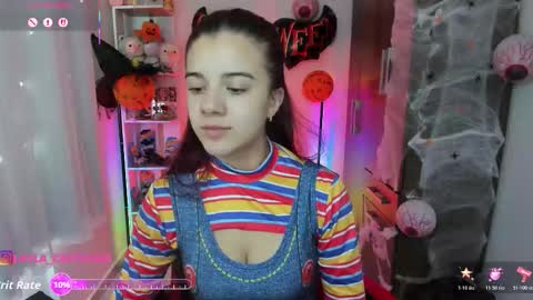 Layla online show from 10-20-25, 03:23