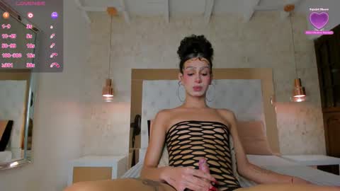 Snapshot of layla_mackenzie01 chatting on 02-09-26, 01:09 Layla Mackenzie online show from 02-09-26, 01:09