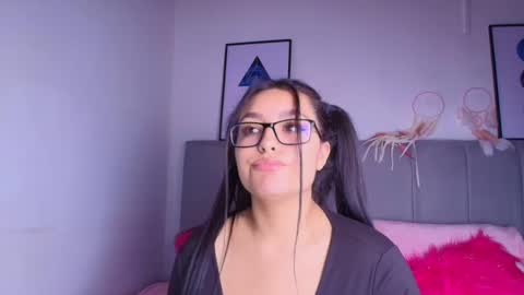 Snapshot of layla_nicols chatting on 01-18-25, 06:21 Layla online show from 01-18-25, 06:21