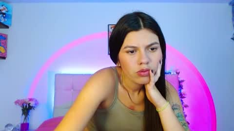 Snapshot of layla_roma chatting on 02-17-25, 01:47 Lia and Rachel online show from 02-17-25, 01:47