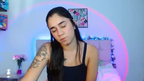 Snapshot of layla_roma chatting on 03-01-25, 01:11 Lia and Rachel online show from 03-01-25, 01:11