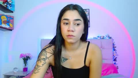 Snapshot of layla_roma chatting on 03-03-25, 01:21 Lia and Rachel online show from 03-03-25, 01:21