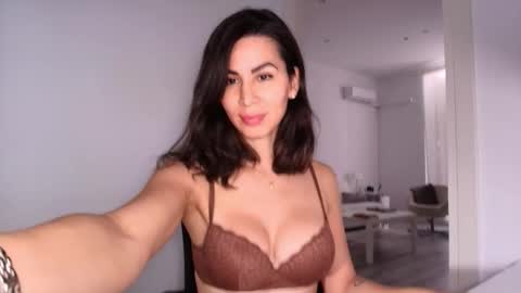 Snapshot of layladarkeyes chatting on 04-03-26, 04:16 Layla online show from 04-03-26, 04:16