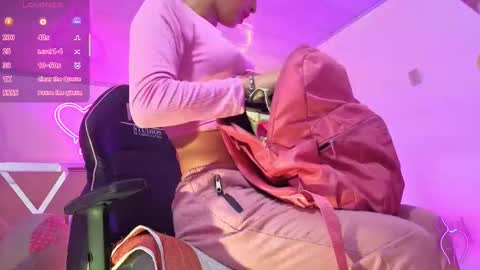 Snapshot of laylafoxy_tay chatting on 01-09-26, 03:20 laylafoxy_tay online show from 01-09-26, 03:20