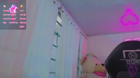 Snapshot of laylafoxy_tay chatting on 02-05-26, 11:48 laylafoxy_tay online show from 02-05-26, 11:48