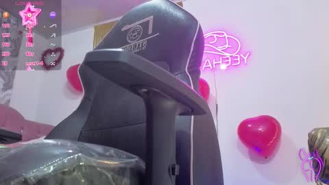 Snapshot of laylafoxy_tay chatting on 02-18-26, 03:24 laylafoxy_tay online show from 02-18-26, 03:24