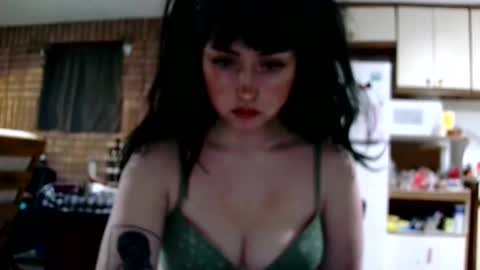 Snapshot of laylakills chatting on 12-09-24, 06:45 Layla Kills online show from 12-09-24, 06:45