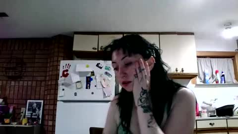 Snapshot of laylakills chatting on 10-25-25, 07:05 Layla Kills online show from 10-25-25, 07:05