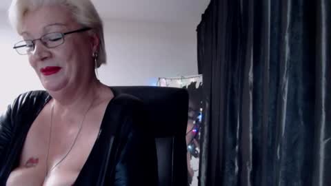 Layla online show from 12-06-24, 07:10