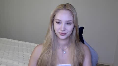 LaylaPretty001 online show from 12-15-25, 05:23