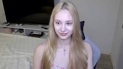 LaylaPretty001 online show from 04-20-26, 04:26