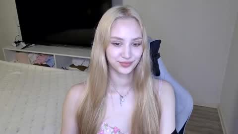 Snapshot of laylapretty001 chatting on 05-20-26, 04:29 LaylaPretty001 online show from 05-20-26, 04:29