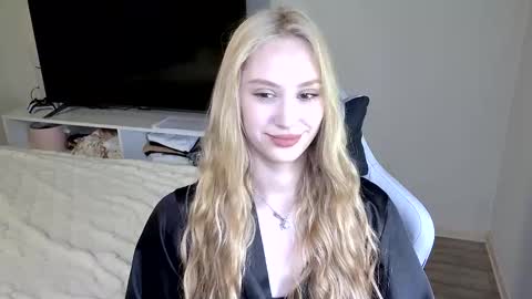 Snapshot of laylapretty001 chatting on 05-28-26, 05:05 LaylaPretty001 online show from 05-28-26, 05:05