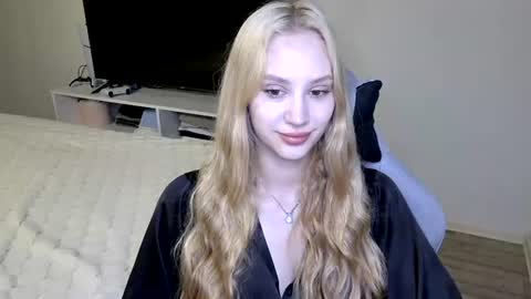 Snapshot of laylapretty001 chatting on 06-15-26, 04:25 LaylaPretty001 online show from 06-15-26, 04:25