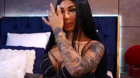 Snapshot of laylavixenn chatting on 06-13-26, 07:06 Layla online show from 06-13-26, 07:06