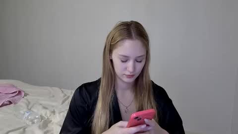 Snapshot of laylla001 chatting on 12-04-24, 02:37 Laylla001 online show from 12-04-24, 02:37