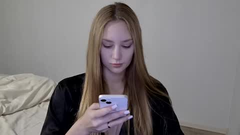 Laylla001 online show from 12-20-24, 10:38