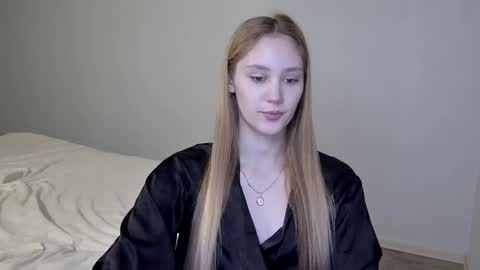 Snapshot of laylla001 chatting on 01-07-25, 05:43 Laylla001 online show from 01-07-25, 05:43