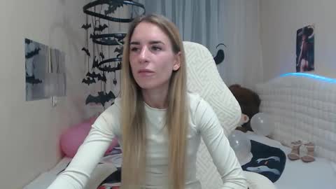 Snapshot of laymablast chatting on 10-17-25, 06:05 laymablast online show from 10-17-25, 06:05