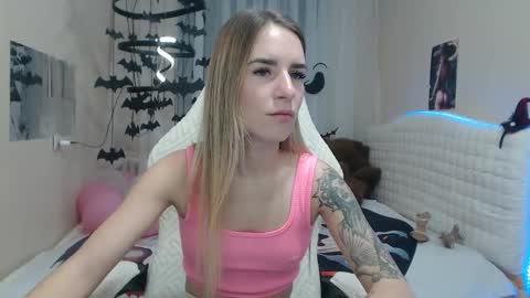 Snapshot of laymablast chatting on 10-31-25, 07:20 laymablast online show from 10-31-25, 07:20