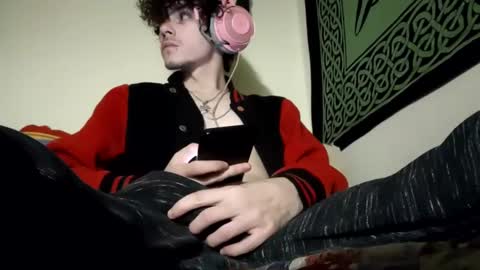 Stitch online show from 02-16-25, 07:37