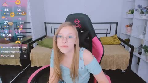 Snapshot of layriantavee chatting on 02-06-25, 01:54 layriantavee online show from 02-06-25, 01:54