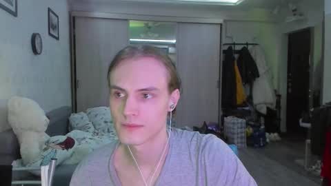 Snapshot of lazaret1k chatting on 03-08-26, 09:29 Vladi online show from 03-08-26, 09:29