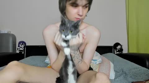 Snapshot of lazydarkknight chatting on 01-07-25, 06:14 Alex online show from 01-07-25, 06:14