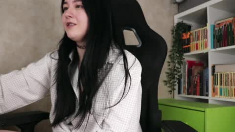 Lisa online show from 04-11-26, 03:33