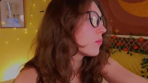 Lea online show from 10-26-25, 04:24