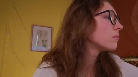 Lea online show from 11-18-25, 05:28